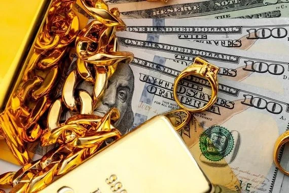 صعود أسعار الذهب متأثرة بانخفاض الدولار
