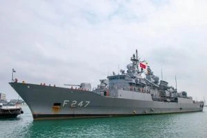 سفينة حربية تركية ترسو في ميناء حيفا بعد 12 عاماً