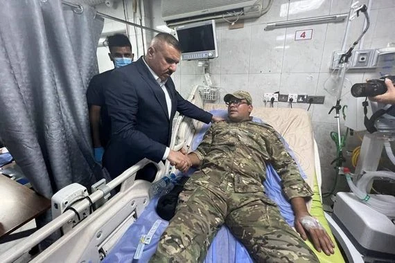 بالصور.. وزير الداخلية يتفقد المصابين في مدينة الطب