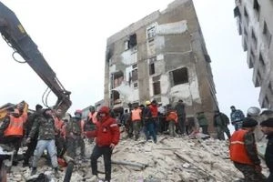 الصحة السورية تعلن 764 حالة وفاة و1448 إصابة جراء الزلزال المدمر