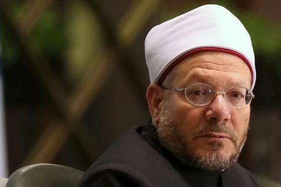 مفتي مصر: تقبيل الرجل لزوجته لا يفسد صيامه في رمضان