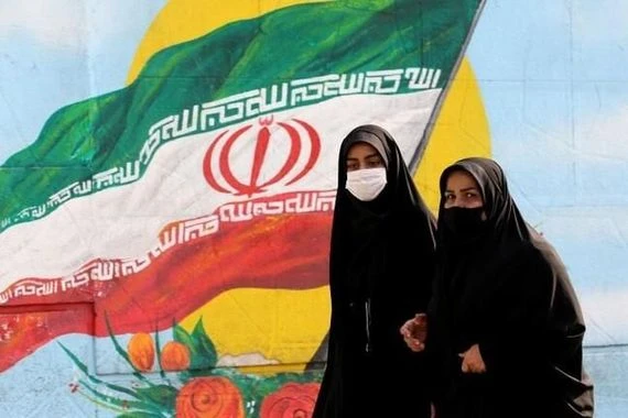 إيران تقرر حرمان غير الملتزمات بالحجاب من الخدمات العامة