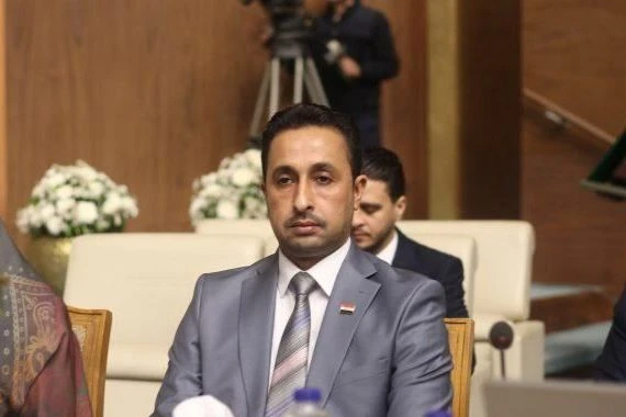 مصدر: النائب ناظم الشبلي "يشبع" نائب محافظ الديوانية فارس وناس ضرباً بديوان المحافظة!