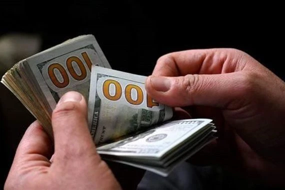 الدولار يواصل ارتفاعه أمام الدينار العراقي بتعاملات الأحد