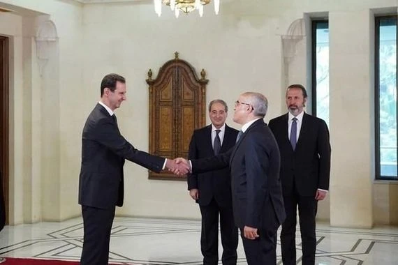 الأسد يتقبل أوراق اعتماد سفير تونس لدى سوريا