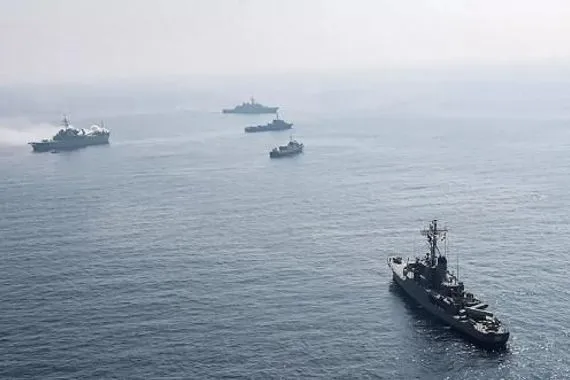 الحرس الثوري الإيراني يحتجز سفينة محملة بوقود مهرب في مياه الخليج