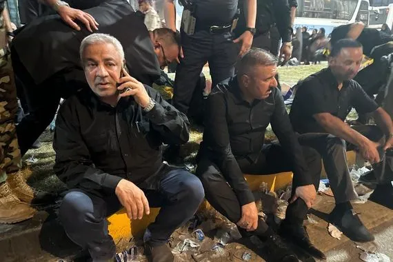 الصورة تتكلم.. وزير الداخلية ينهي الزيارة الأربعينية بلا أي خلل أمني ويساير الزائرين