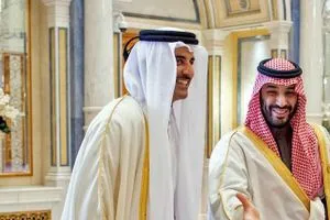 أمير قطر يبعث برسالة خطية إلى ولي العهد السعودي