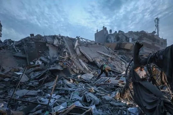 مقاتلات الاحتلال الاسرائيلي تدمر برج وطن في غزة