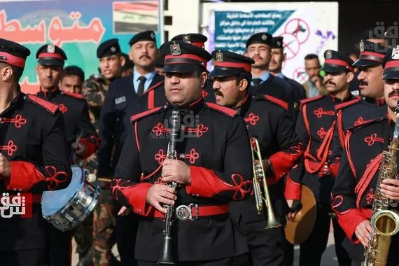 لأول مرة بالعراق.. الجوق الموسيقي العسكري يشارك بافتتاح أبواب المراكز الانتخابية (فيديو وصور)