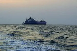 حصار الحوثيين على البحر الاحمر يرفع أسعار النفط العالمية