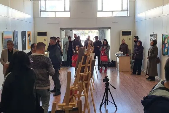 افتتاح معرض الإبداع والألوان للفن التشكيلي في السليمانية (صور)
