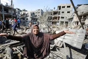 الغارديان: الشرق الأوسط على حافة صراع إقليمي بسبب العدوان الإسرائيلي